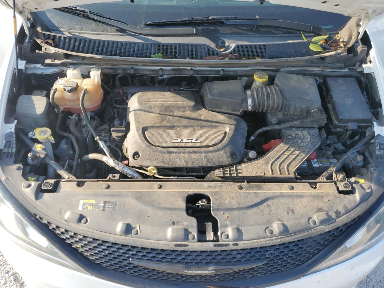 Chrysler Pacifica Limited Image 12