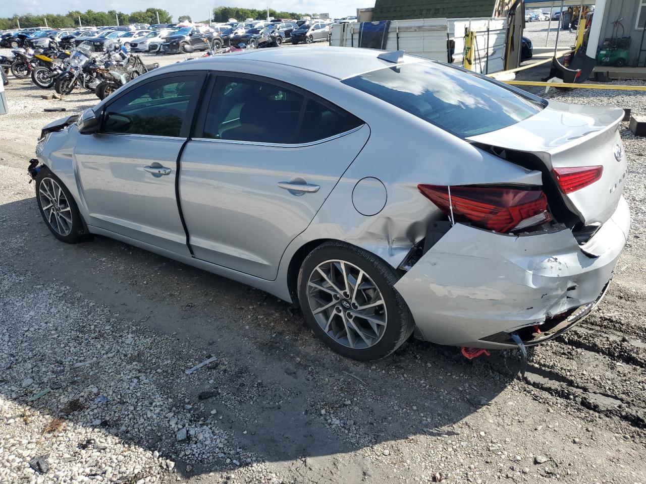 Hyundai ELANTRA Sel Image 9