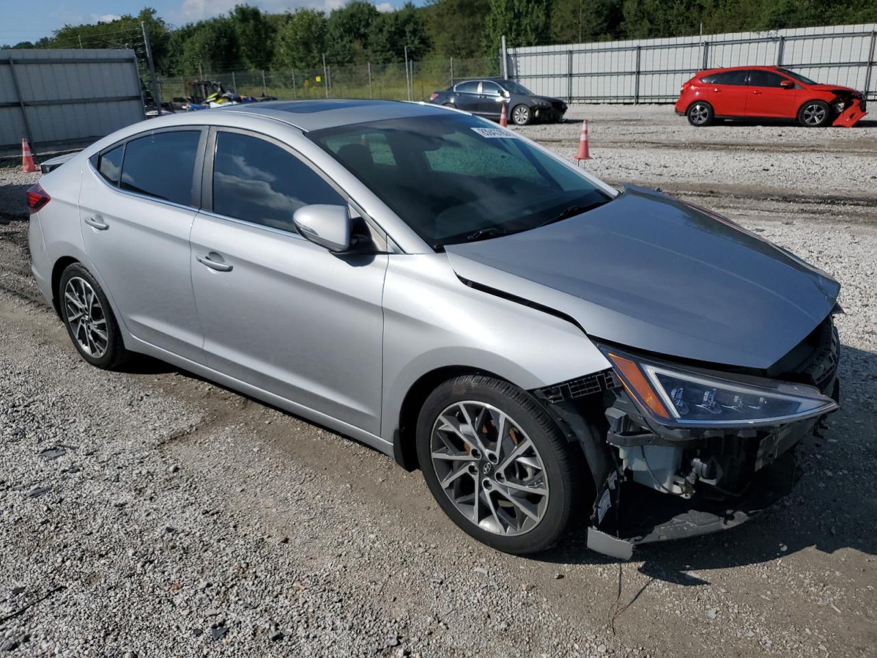 Hyundai ELANTRA Sel Image 2