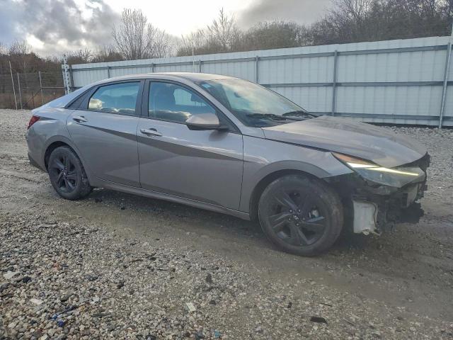 Hyundai ELANTRA Sel Image 3