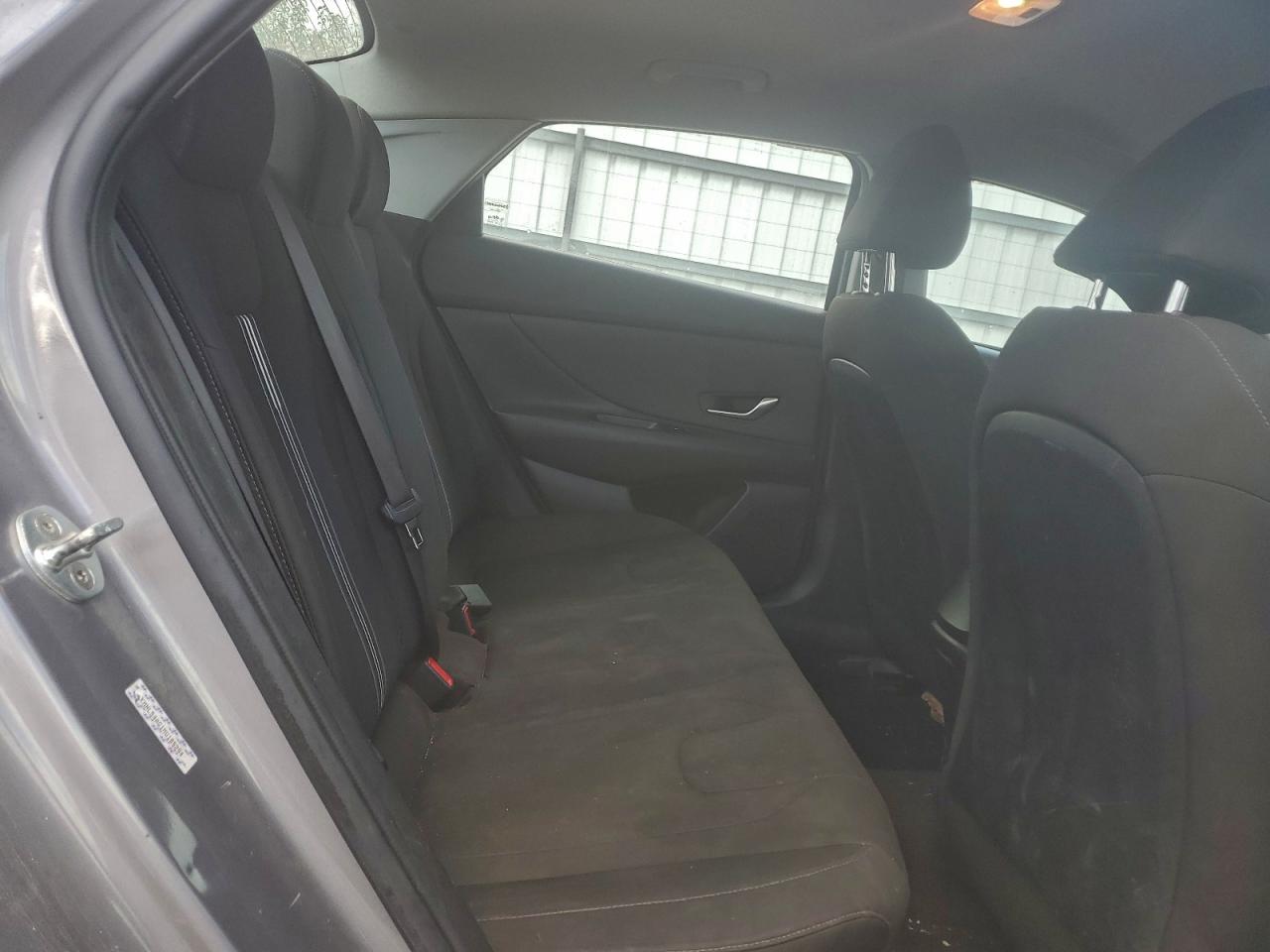 Hyundai ELANTRA Sel Image 11