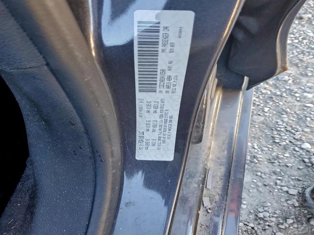 Chrysler 200 Limited Image 2