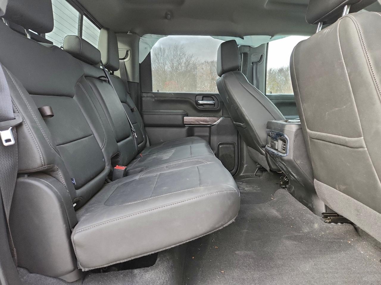 Chevrolet Silverado K2500 Heavy Duty Ltz Image 3