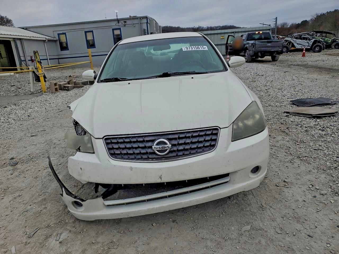 Nissan Altima S Image 2