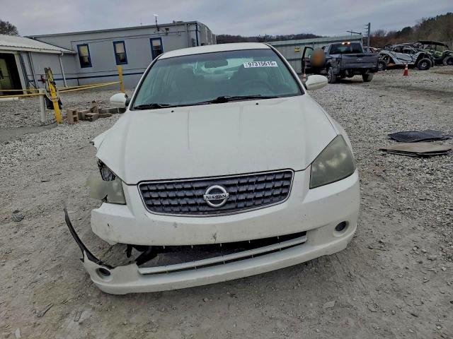 Nissan Altima S Image 2