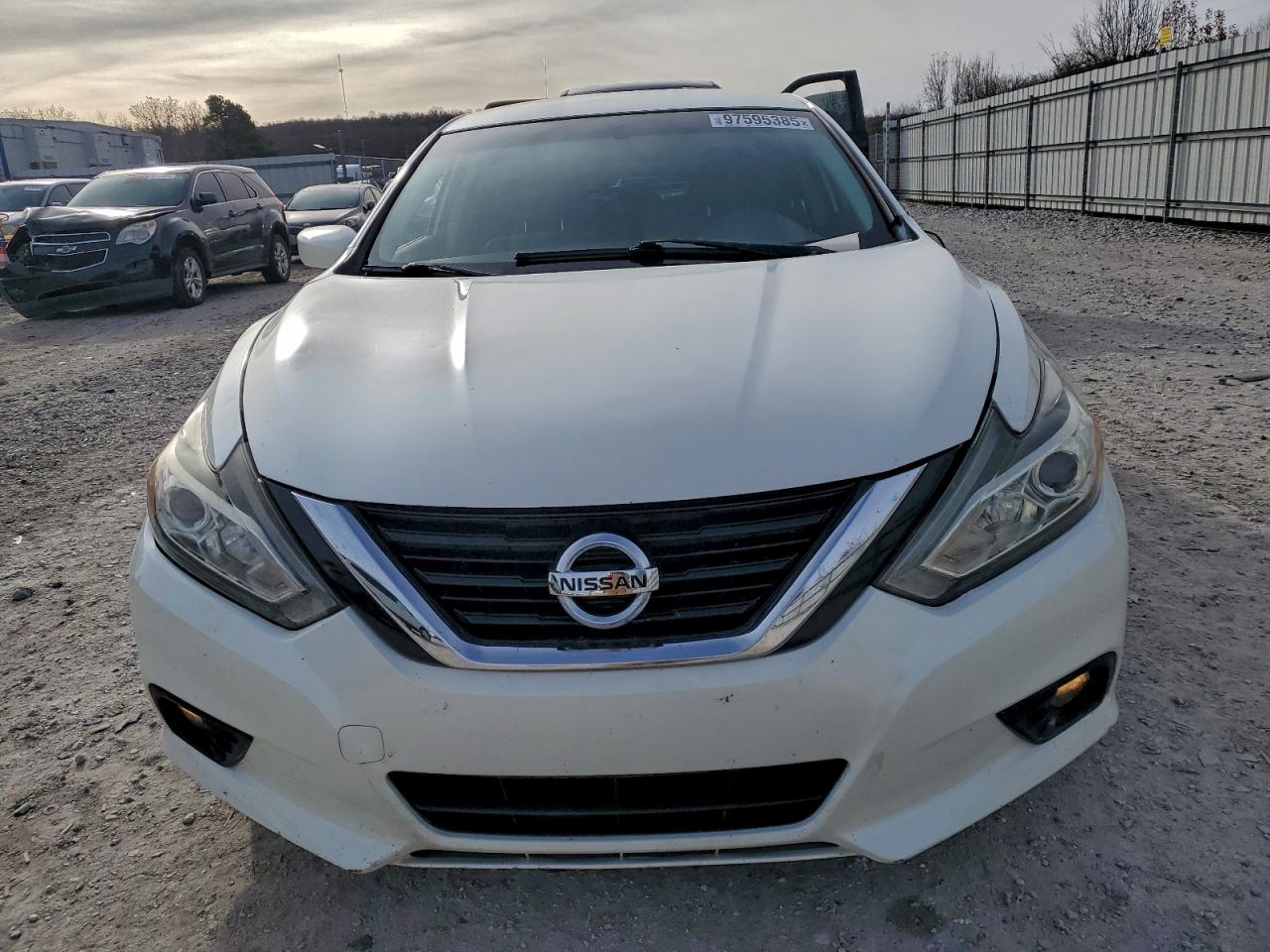 Nissan Altima 2.5 Image 10