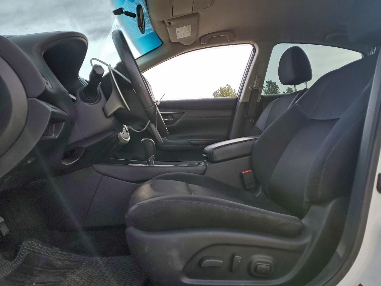 Nissan Altima 2.5 Image 4