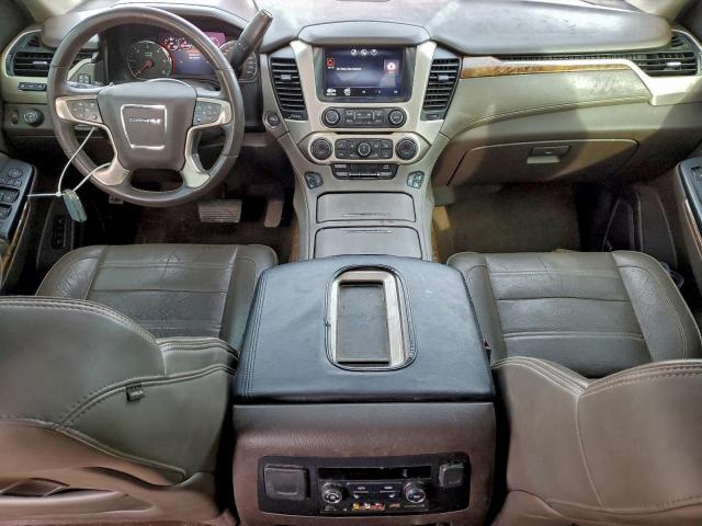 GMC Yukon Denali Image 13