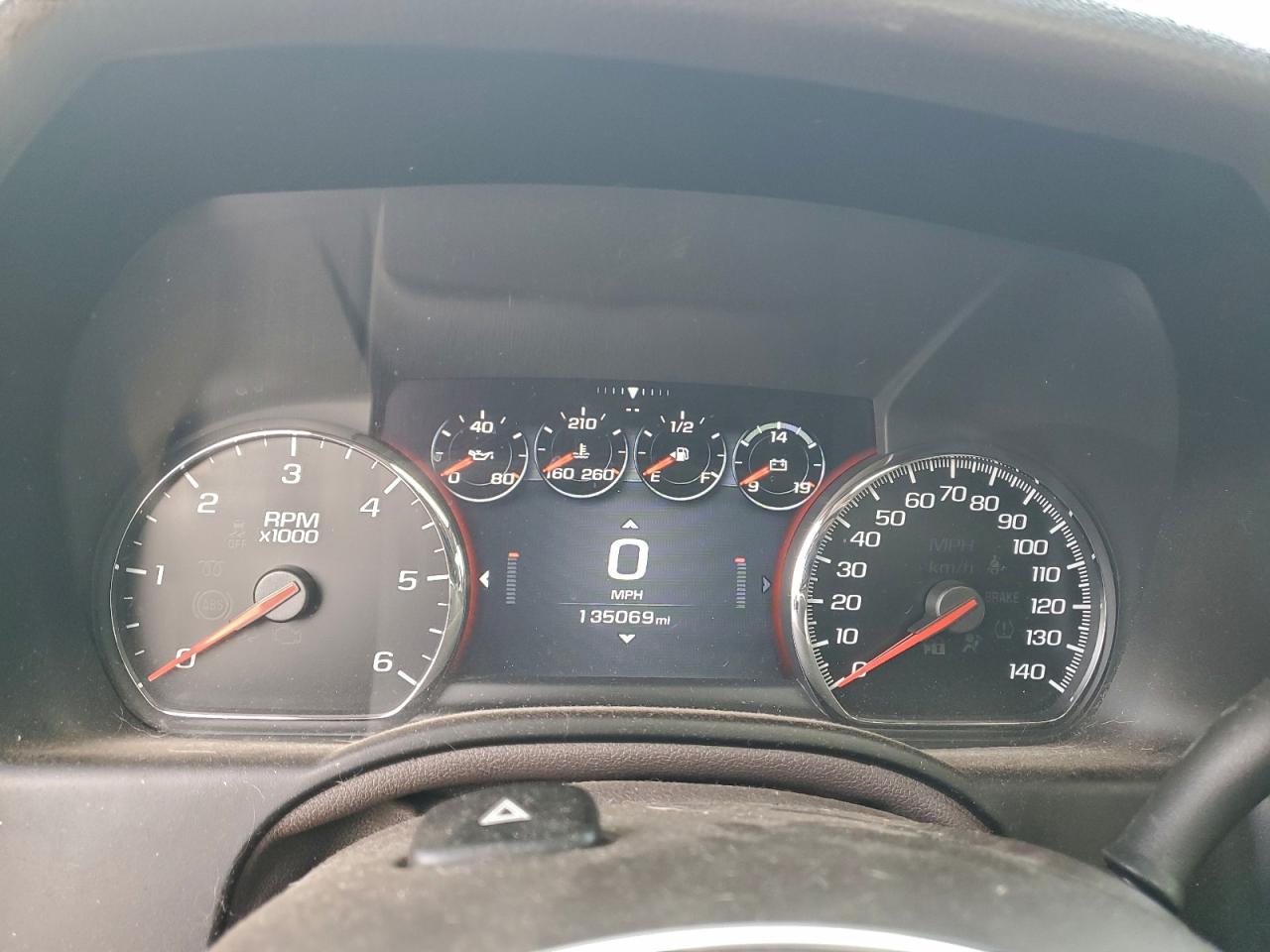 GMC Yukon Denali Image 5