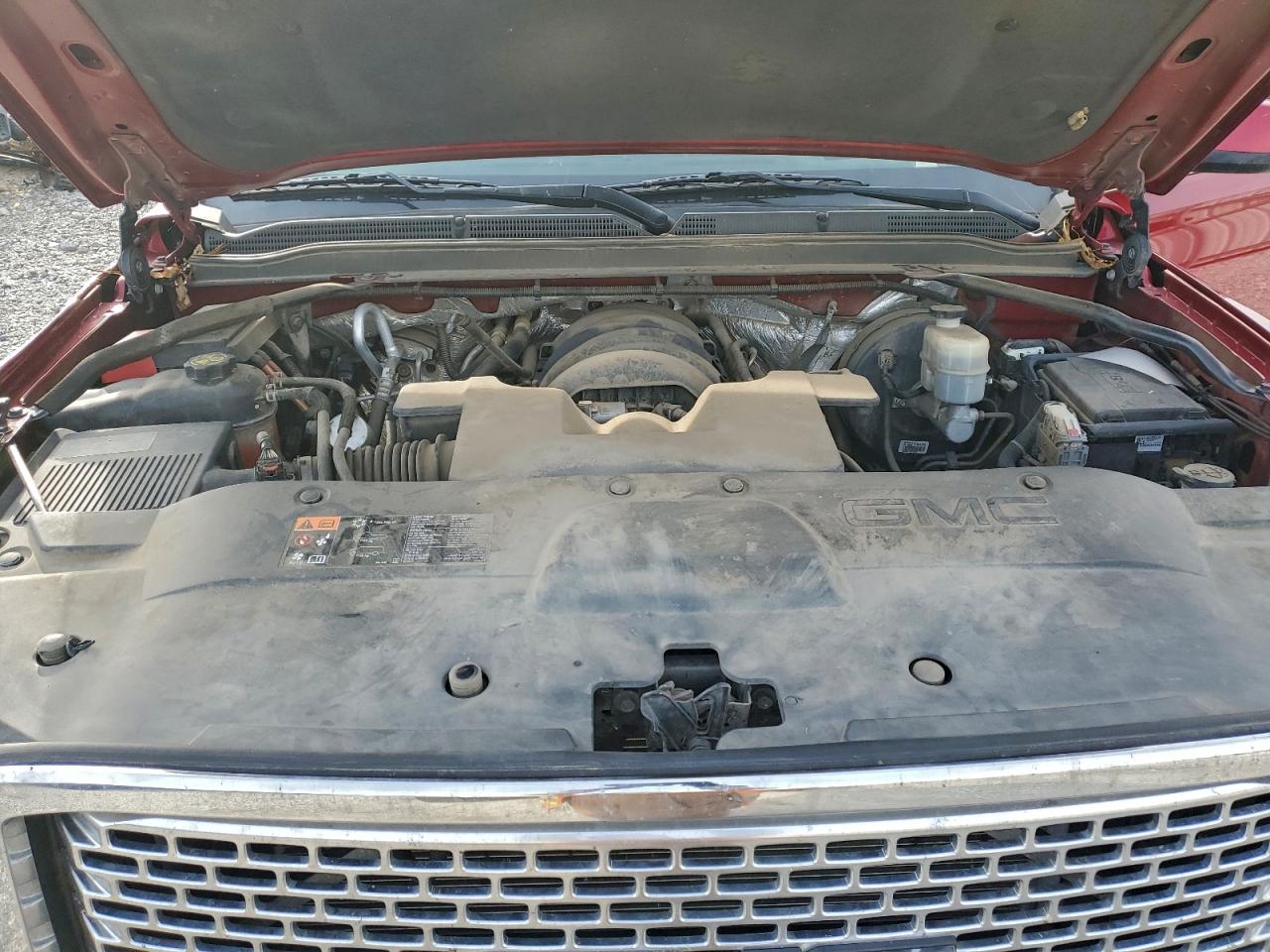 GMC Yukon Denali Image 8