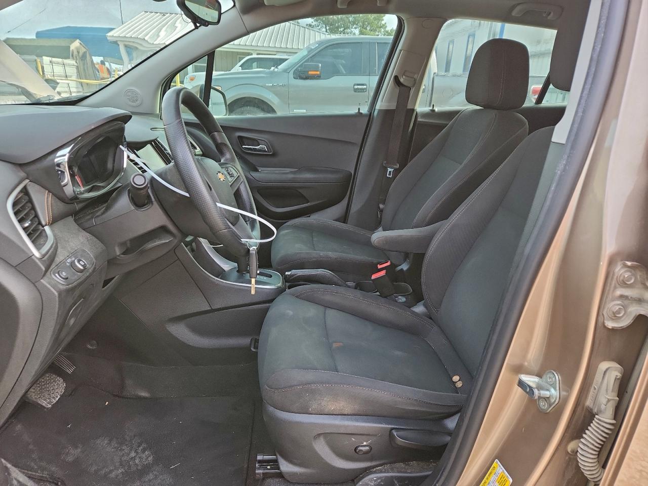 Chevrolet Trax Ls Image 6