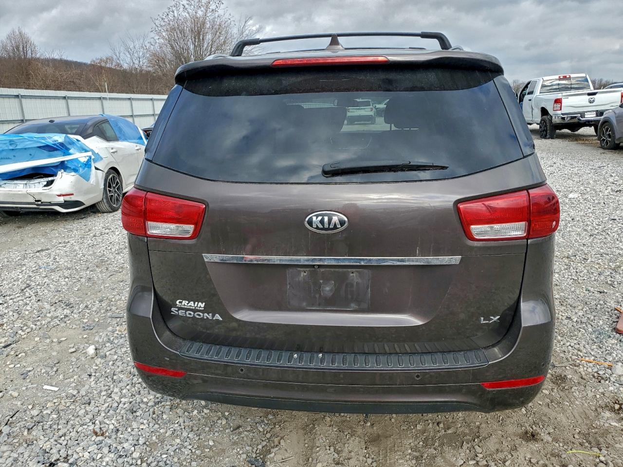 Kia Sedona Lx Image 7