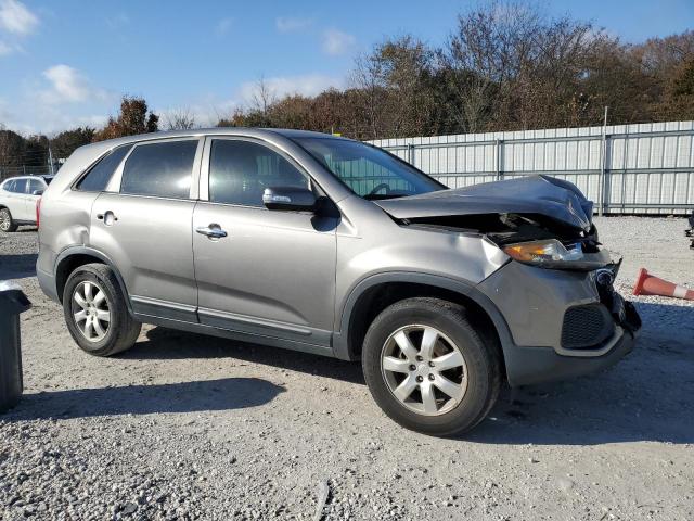 Kia Sorento Base Image 9