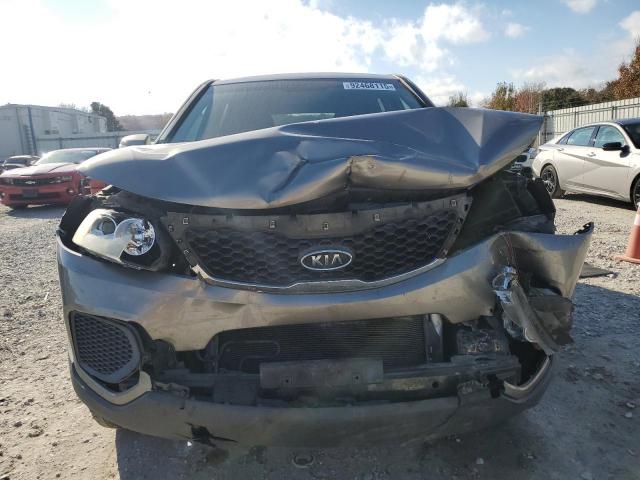 Kia Sorento Base Image 10