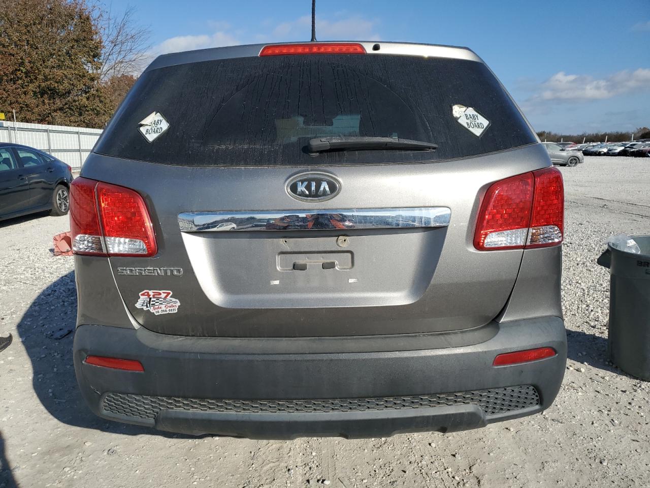 Kia Sorento Base Image 5