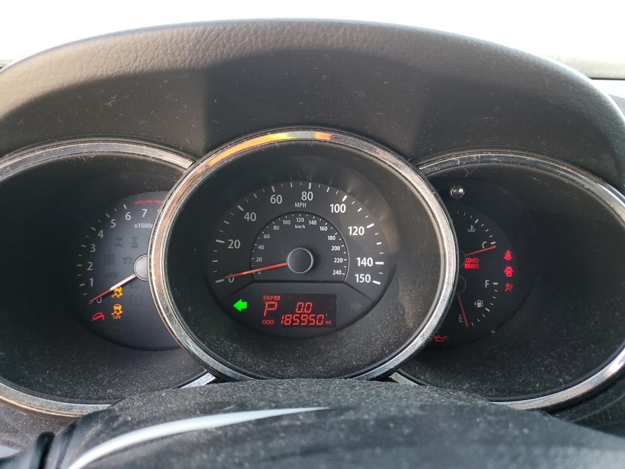 Kia Sorento Base Image 4