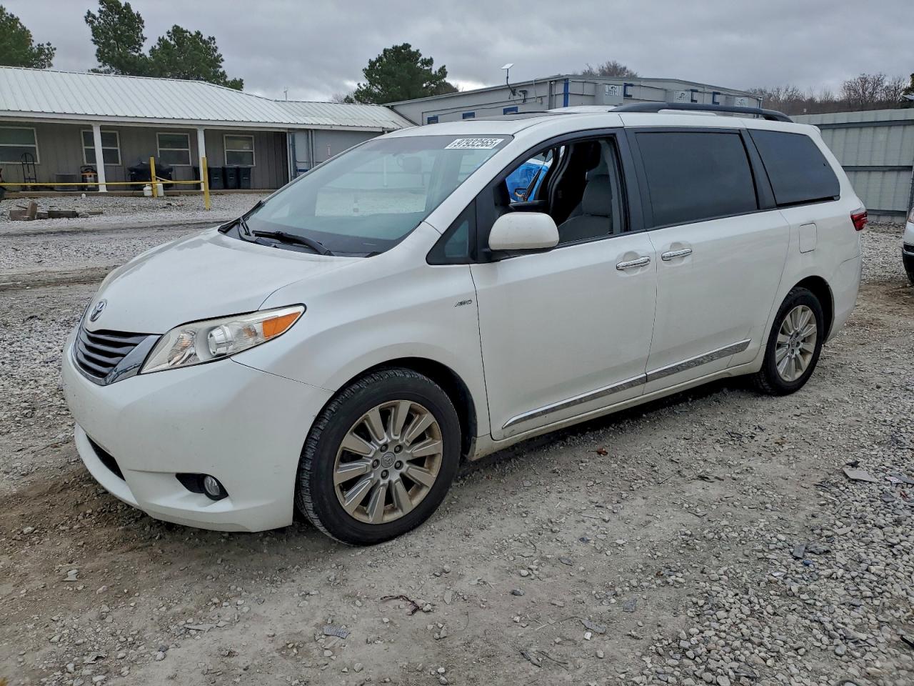 Toyota Sienna Xle Image 1