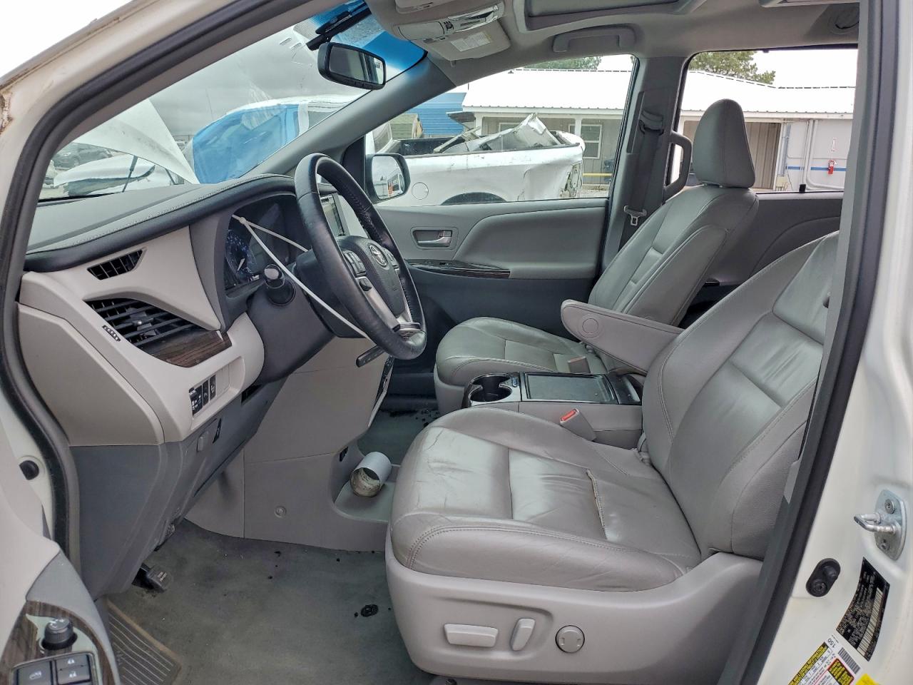 Toyota Sienna Xle Image 13