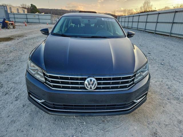 Volkswagen Passat S Image 3