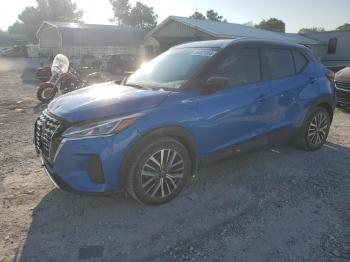  Salvage Nissan Kicks