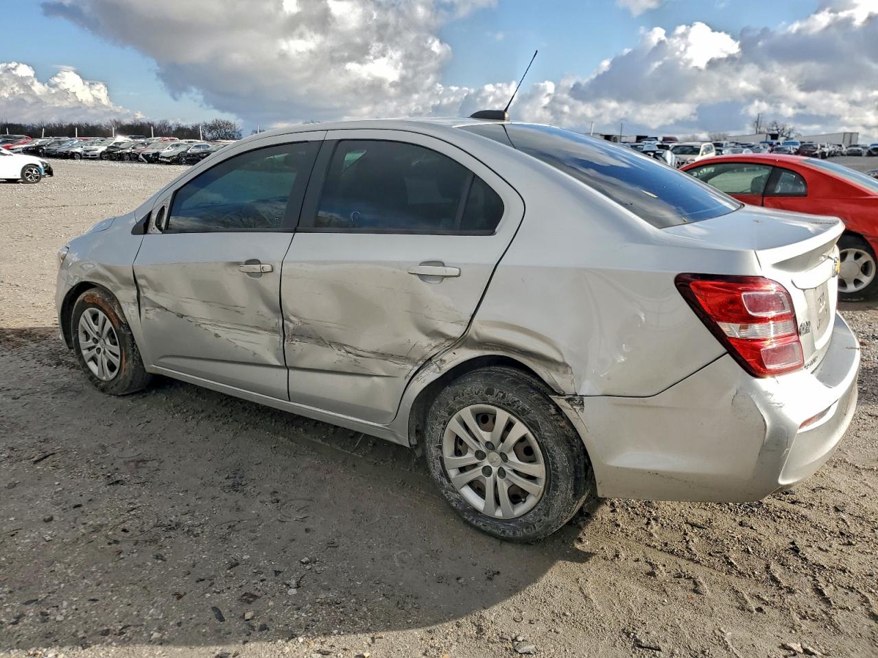 Chevrolet Sonic Ls Image 3