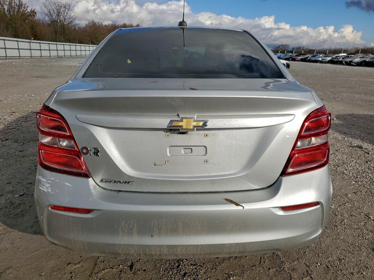 Chevrolet Sonic Ls Image 8