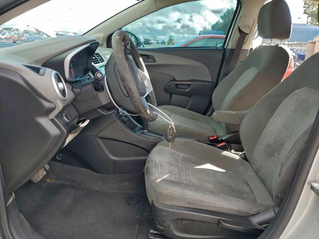 Chevrolet Sonic Ls Image 5