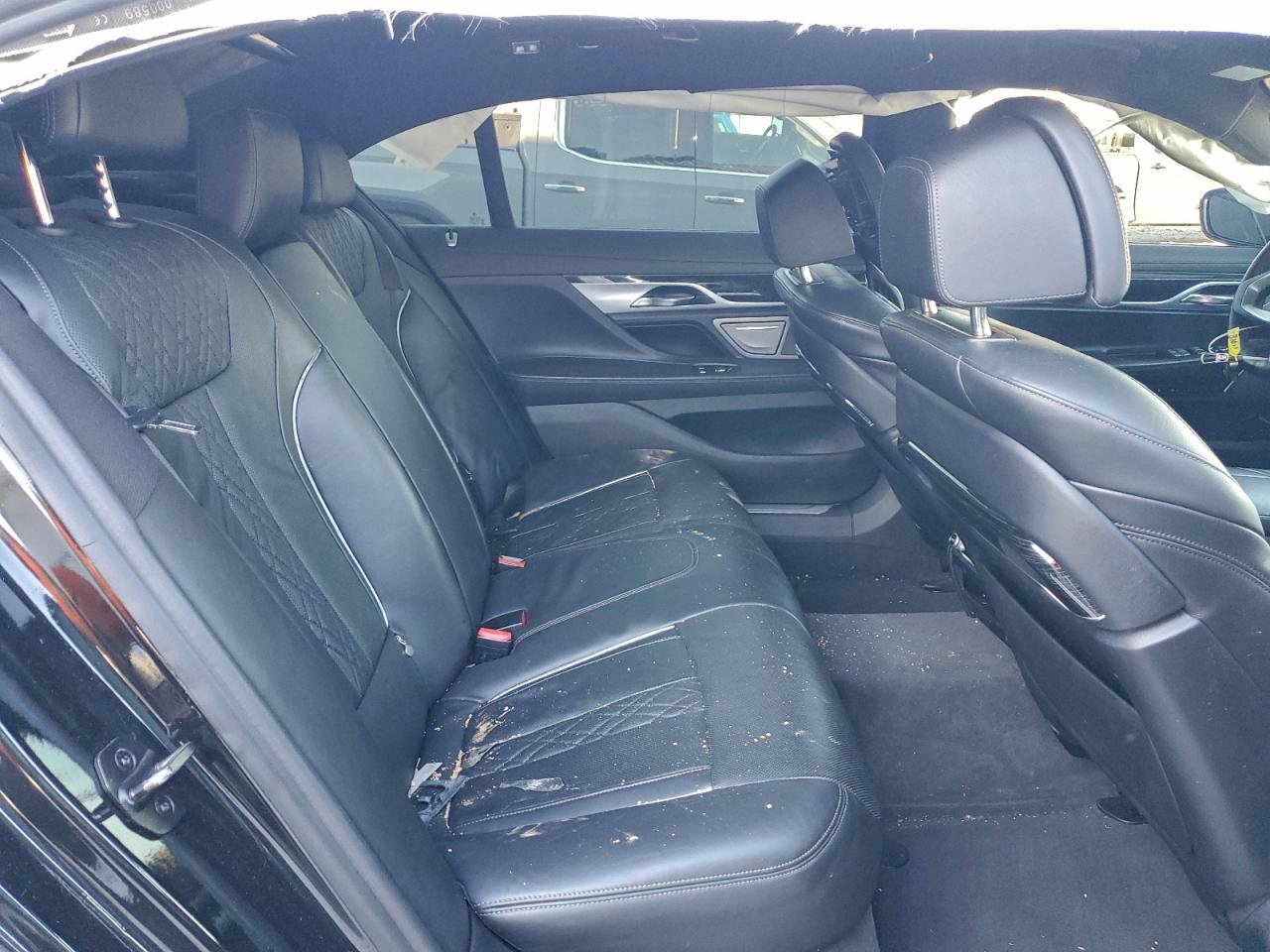 BMW 7 Series I Image 11