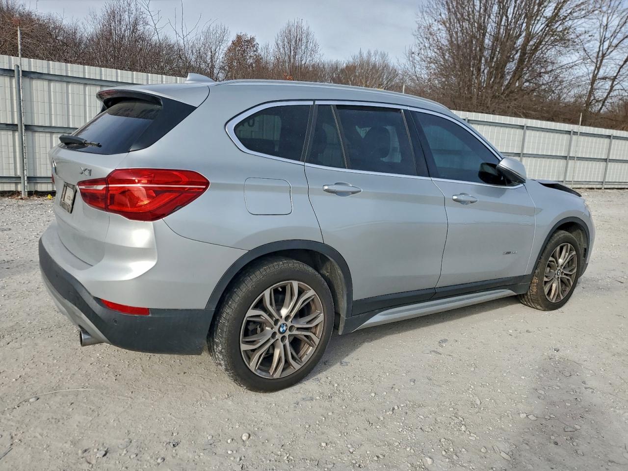 BMW X Series Xdrive28i Image 12