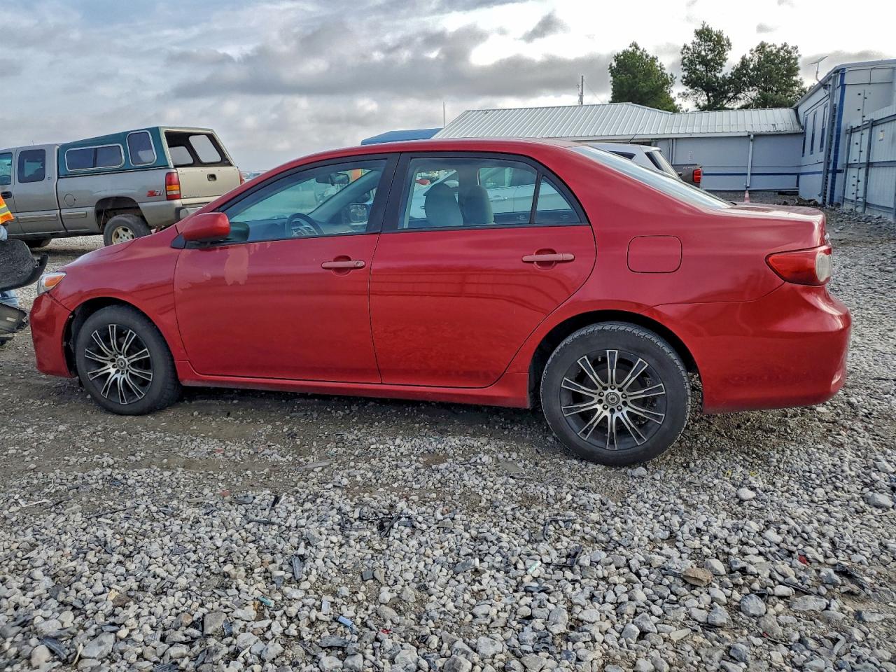 Toyota Corolla Base Image 3