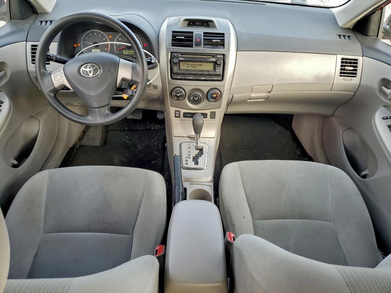Toyota Corolla Base Image 4