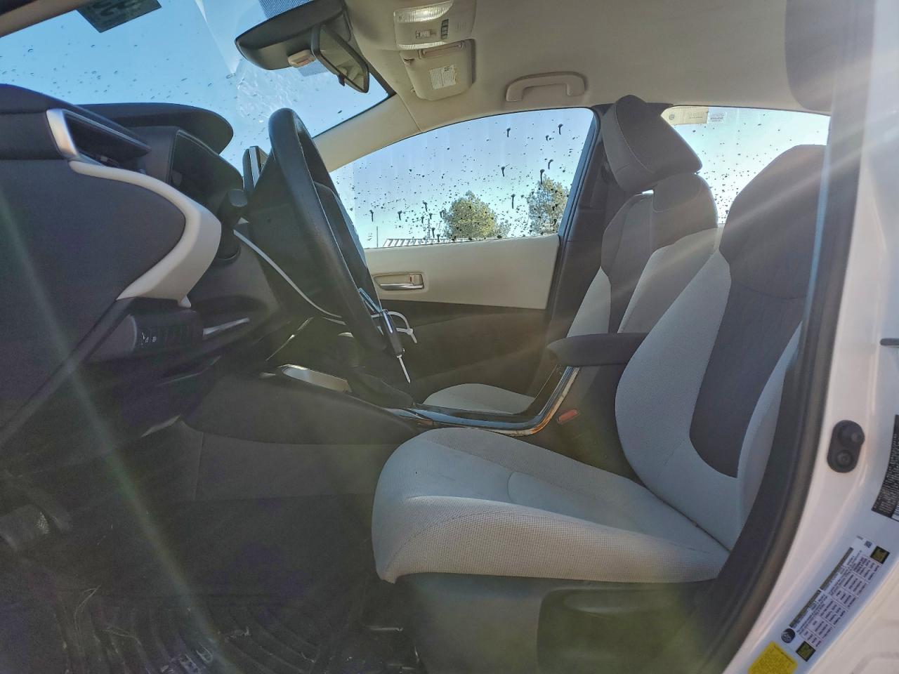 Toyota Corolla Le Image 4