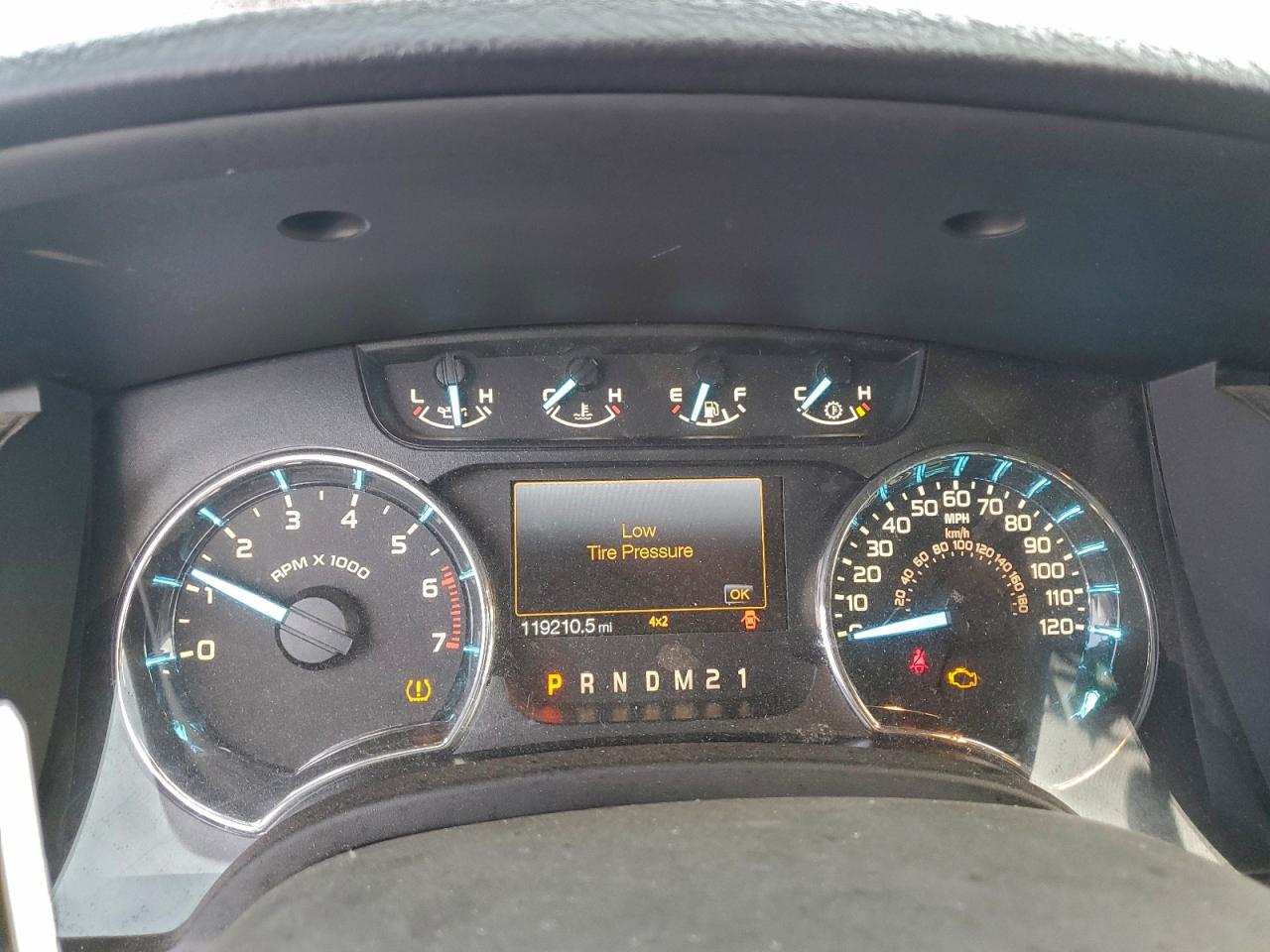 Ford F-150 Supercrew Image 6