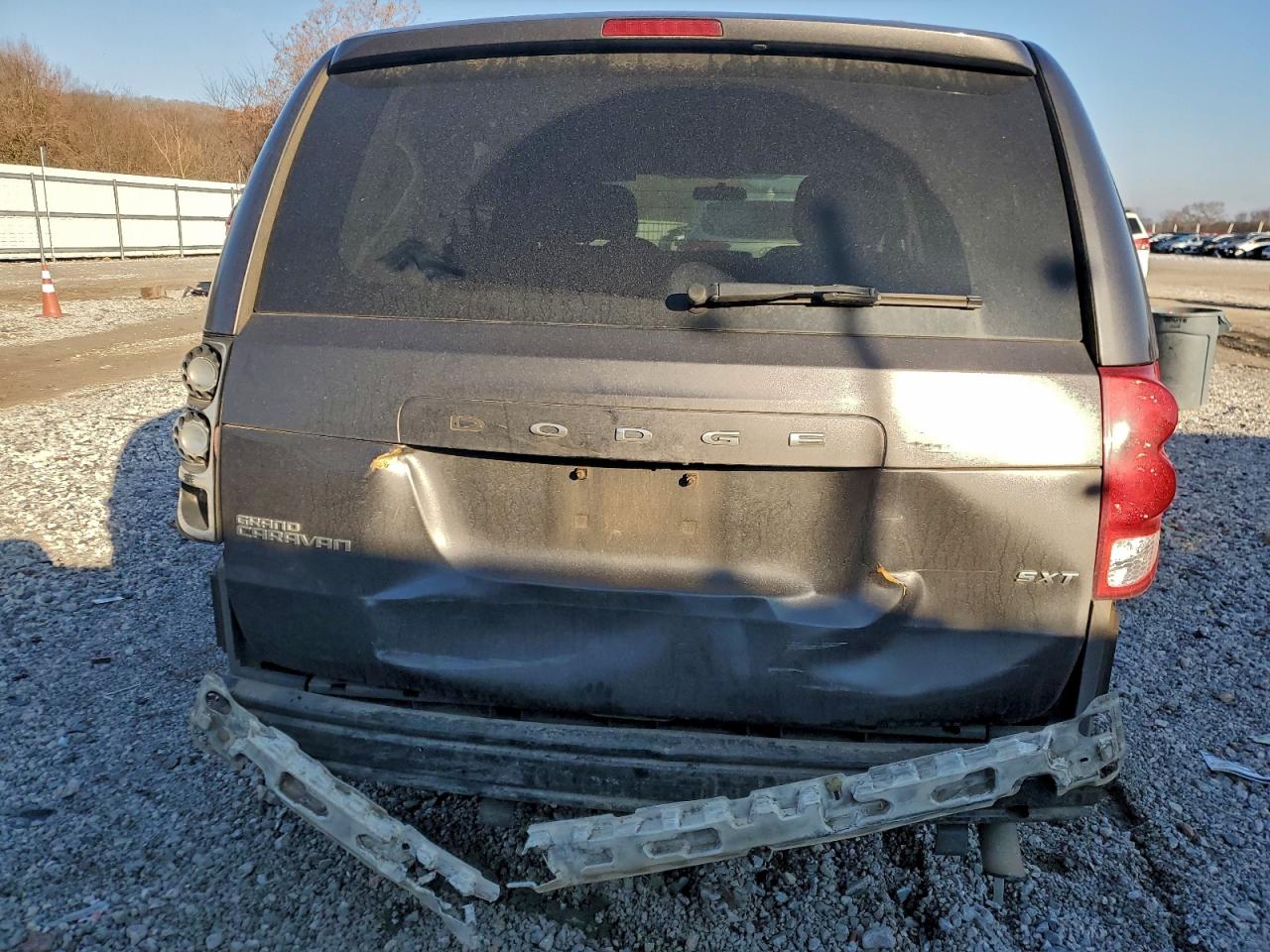 Dodge Caravan Sxt Image 3