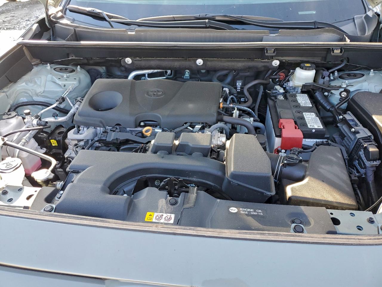 Toyota RAV4 Xle Premium Image 8