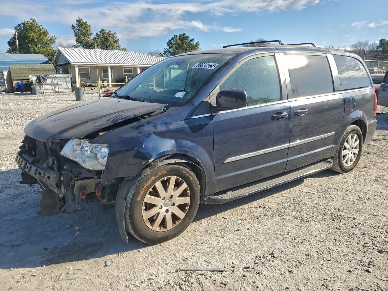Chrysler Minivan Touring Image 1
