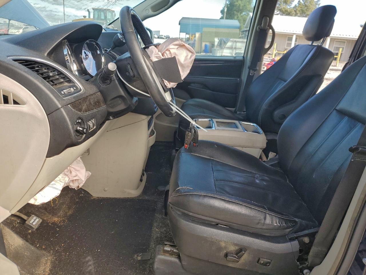 Chrysler Minivan Touring Image 5