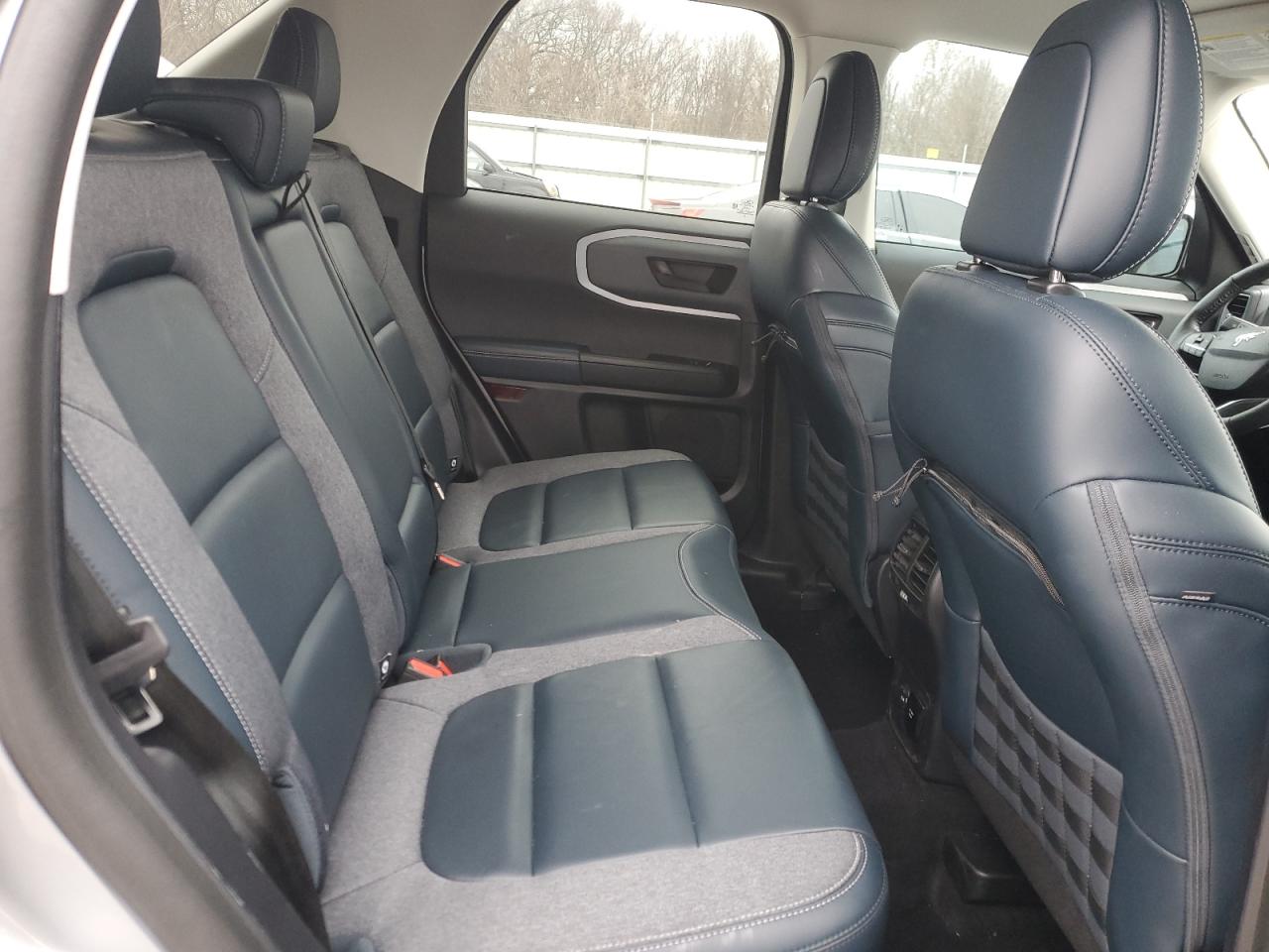 Ford Bronco Outer Banks Image 12