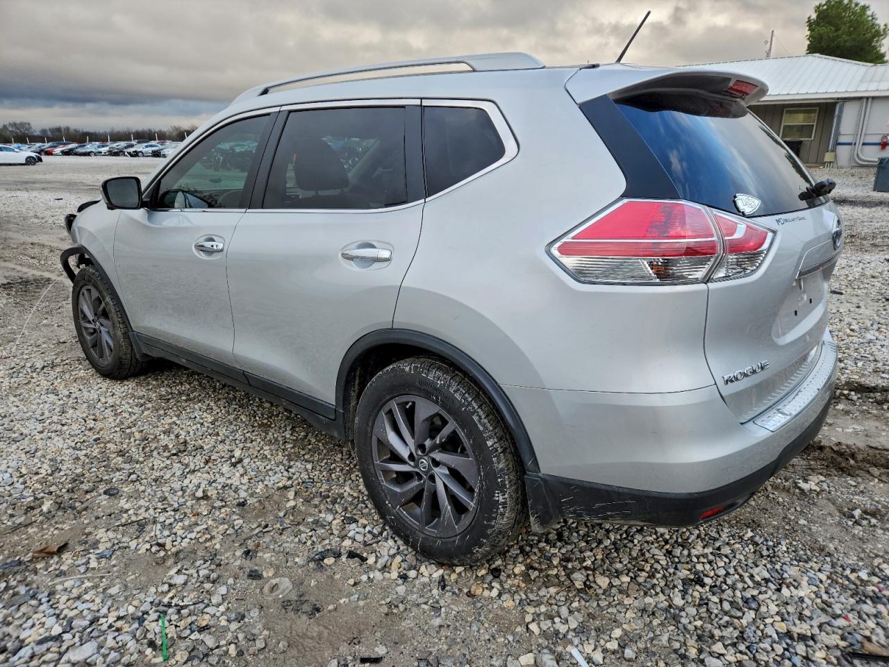 Nissan Rogue S Image 2