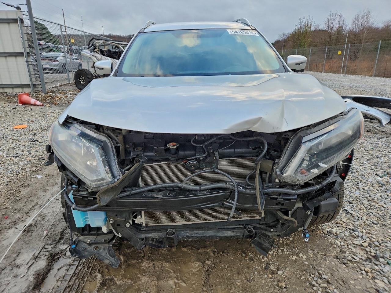 Nissan Rogue S Image 8