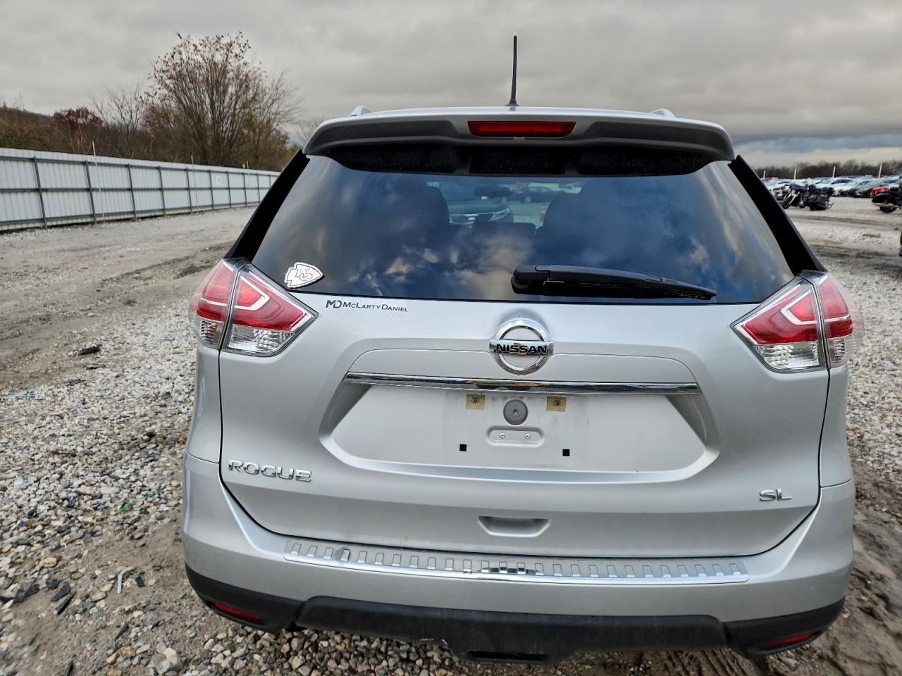 Nissan Rogue S Image 5