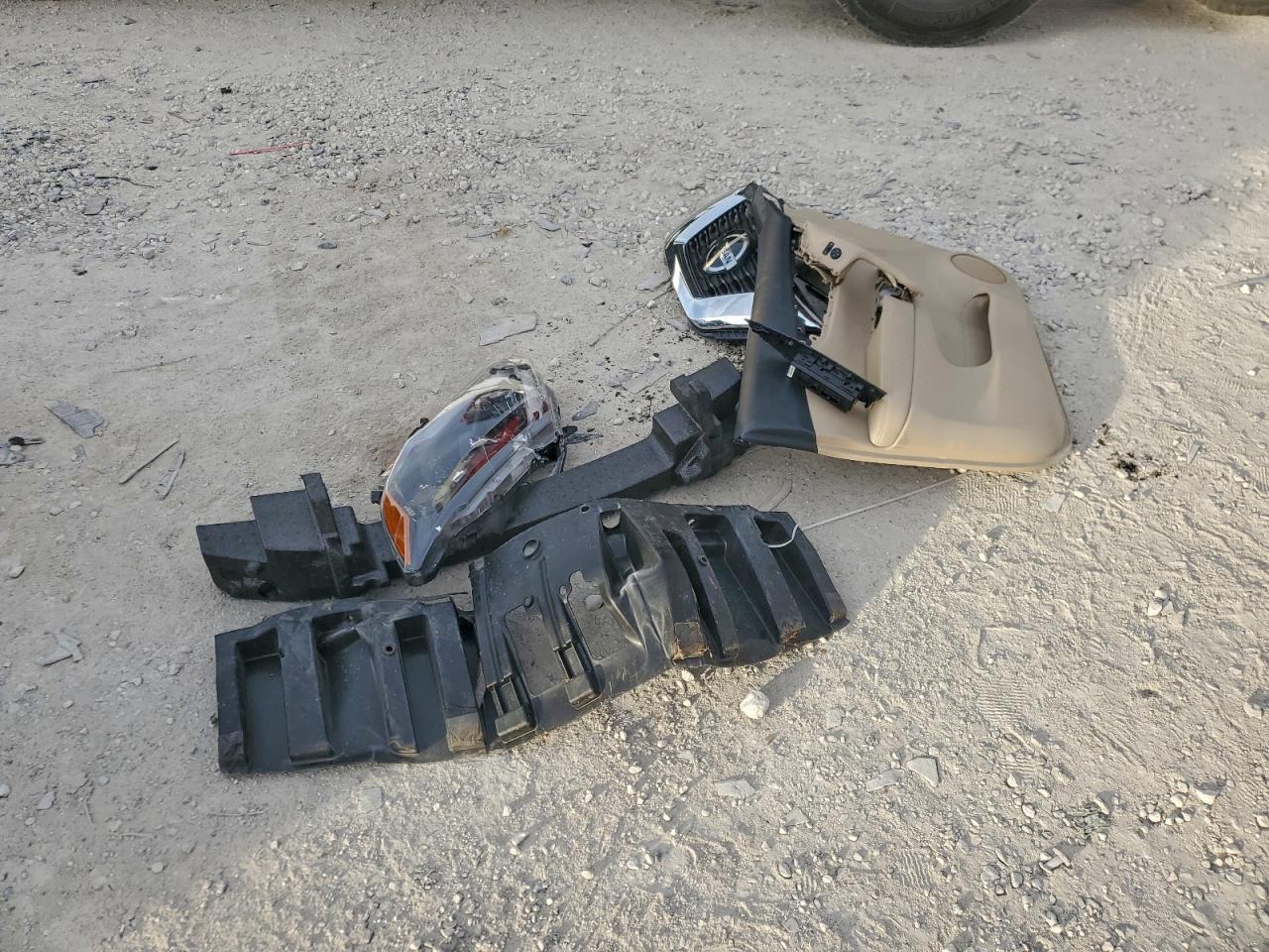 Nissan Rogue S Image 13