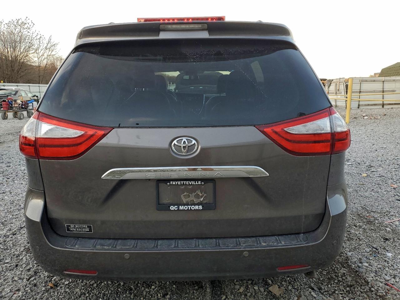 Toyota Sienna Xle Image 11