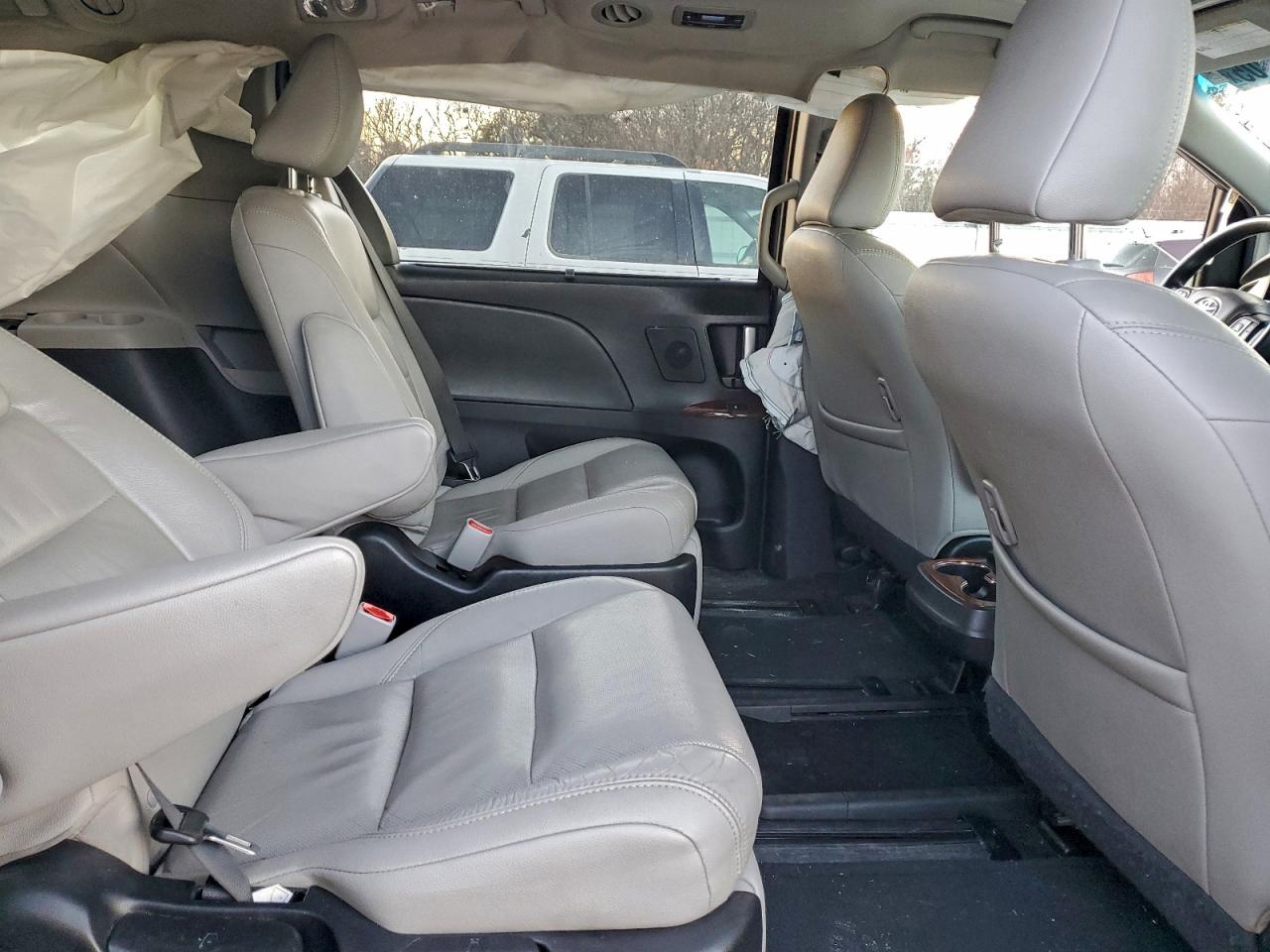 Toyota Sienna Xle Image 6