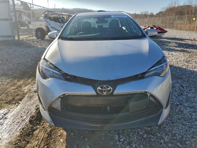 Toyota Corolla L Image 2