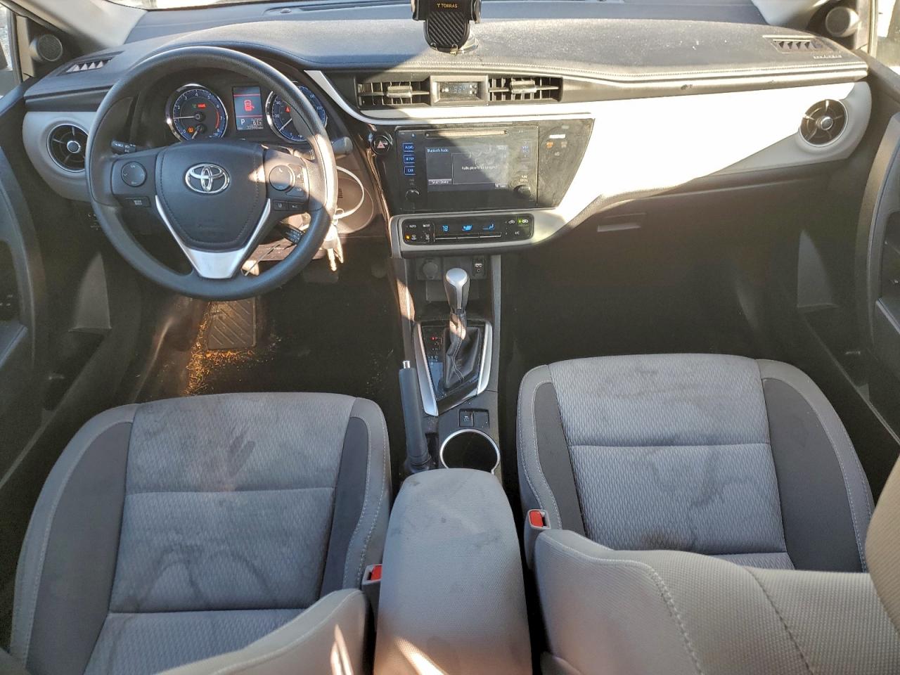 Toyota Corolla L Image 12