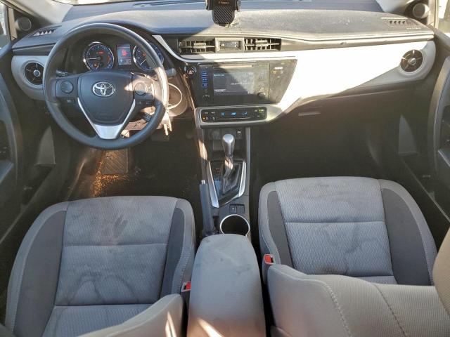 Toyota Corolla L Image 12