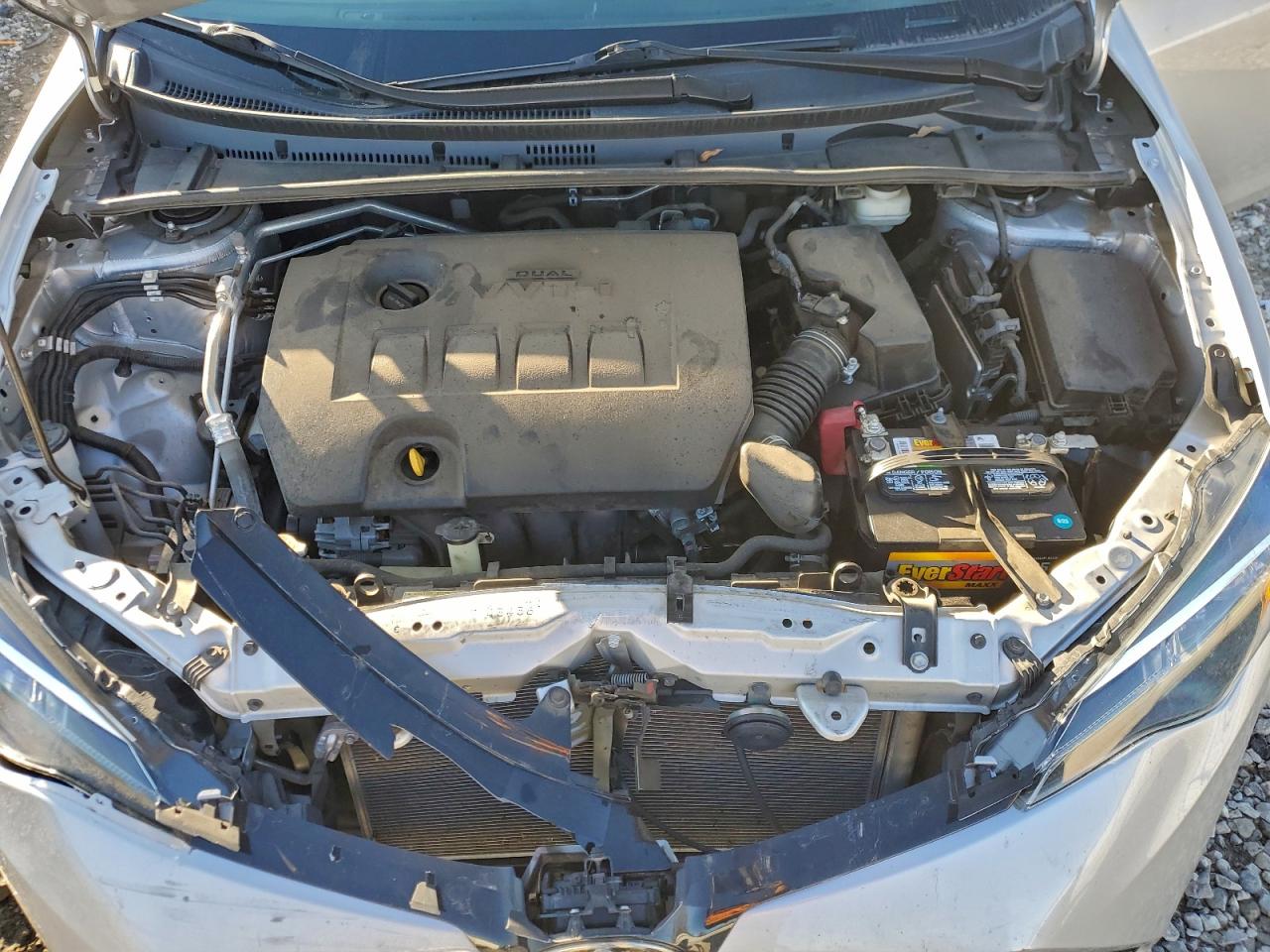 Toyota Corolla L Image 8