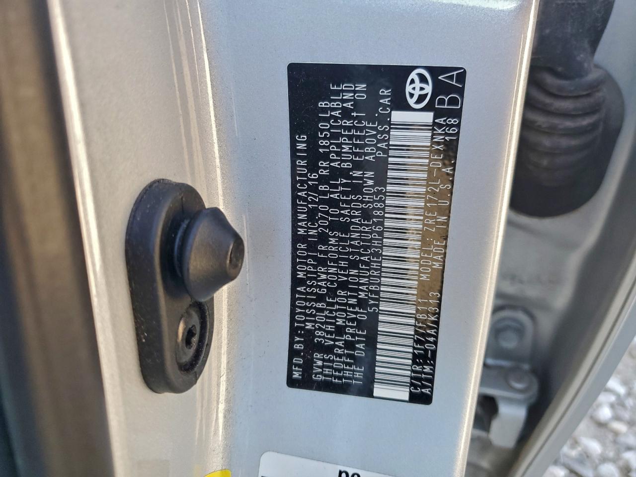 Toyota Corolla L Image 9