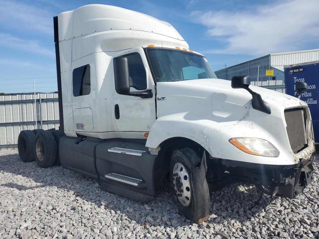 International Lt625 Image 1